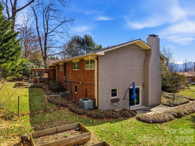 65 Westend Circle, Waynesville, NC 28785