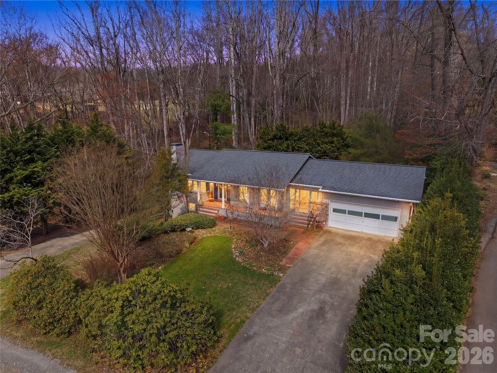 65 Westend Circle, Waynesville, NC 28785