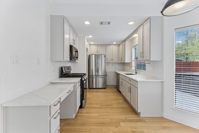 8302 Bradford Edward CV B, Austin, TX 78759