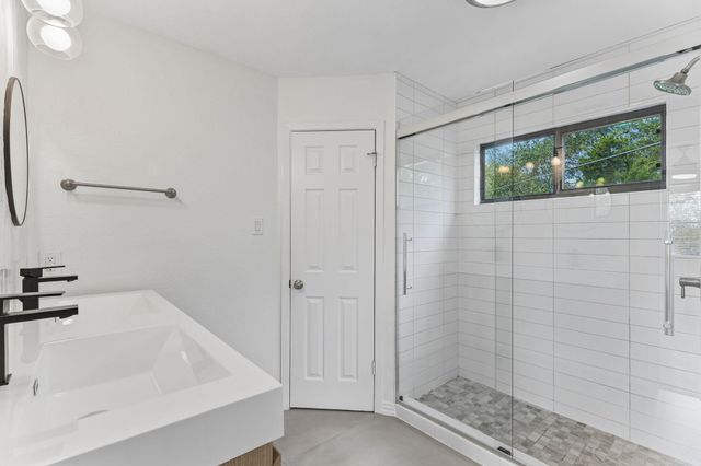 8302 Bradford Edward CV B, Austin, TX 78759