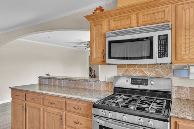 1701 Lakeshore dr, Longview, TX 75605