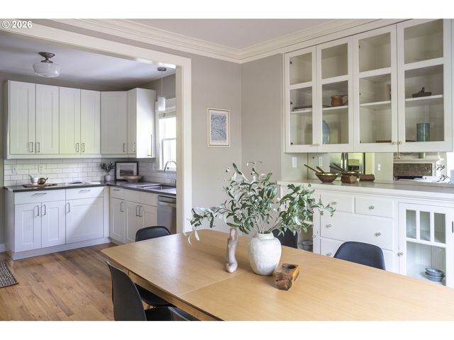 2105 Se 51ST Ave, Portland, OR 97215