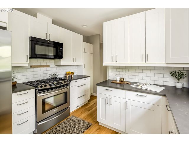 2105 Se 51ST Ave, Portland, OR 97215