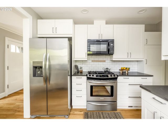 2105 Se 51ST Ave, Portland, OR 97215