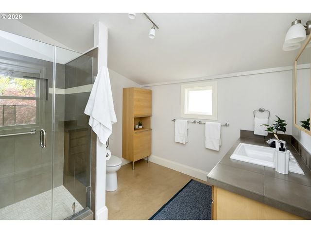 2105 Se 51ST Ave, Portland, OR 97215