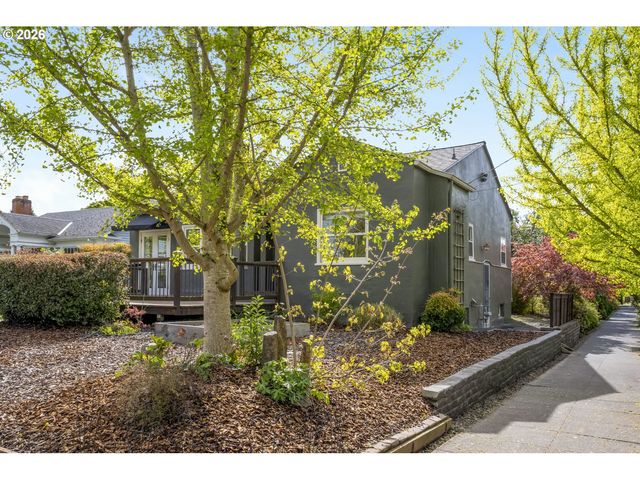 2105 Se 51ST Ave, Portland, OR 97215