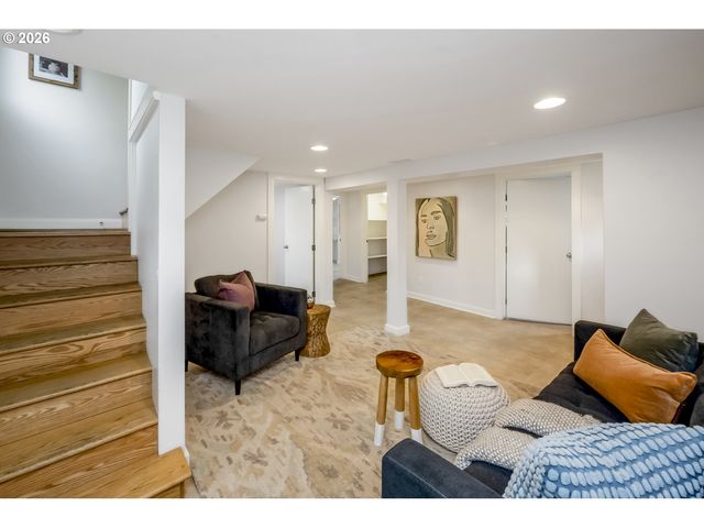 2105 Se 51ST Ave, Portland, OR 97215