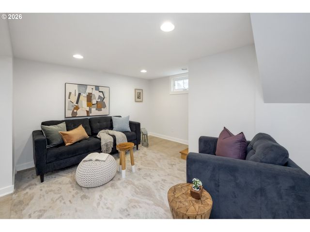 2105 Se 51ST Ave, Portland, OR 97215