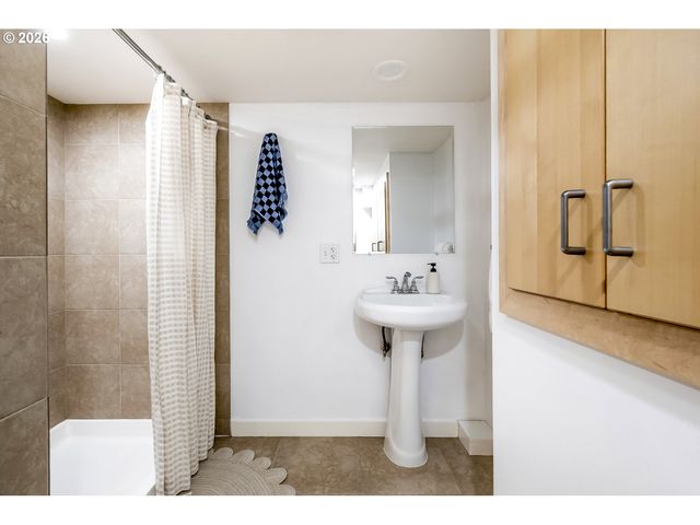 2105 Se 51ST Ave, Portland, OR 97215