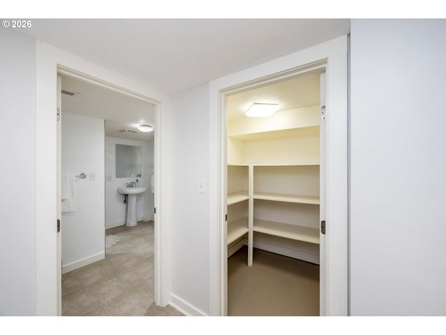 2105 Se 51ST Ave, Portland, OR 97215