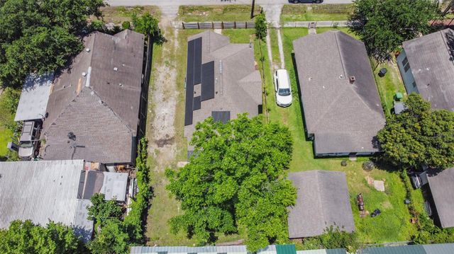 220 Engel Street, Houston, TX 77011