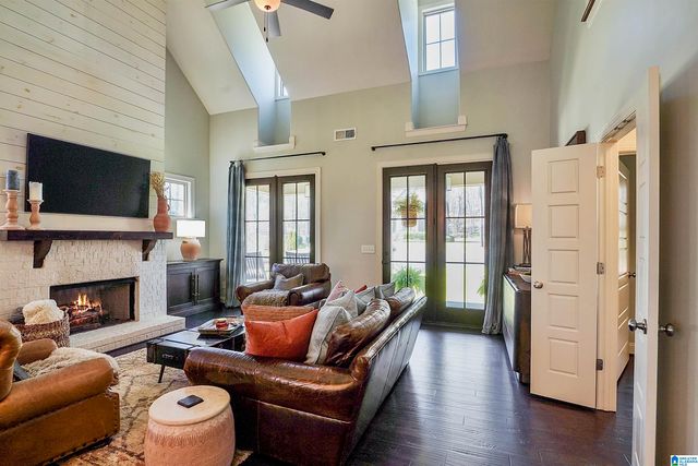 502 WILLOW BRANCH CIRCLE, Chelsea, AL 35043