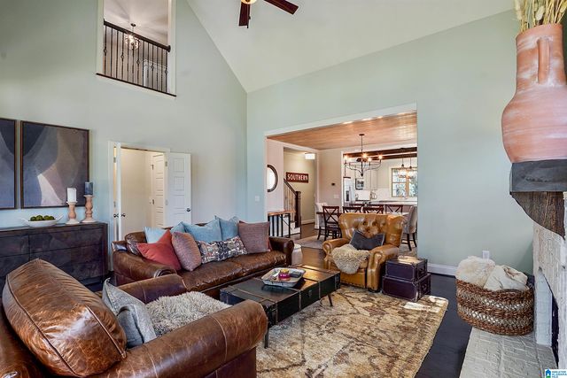 502 WILLOW BRANCH CIRCLE, Chelsea, AL 35043