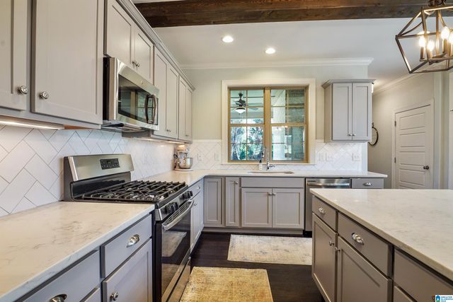 502 WILLOW BRANCH CIRCLE, Chelsea, AL 35043