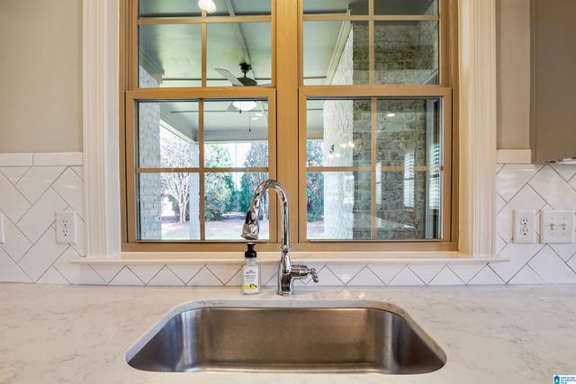 502 WILLOW BRANCH CIRCLE, Chelsea, AL 35043