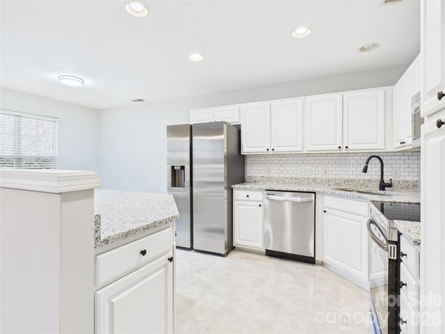 2056 University Heights Lane, Charlotte, NC 28213