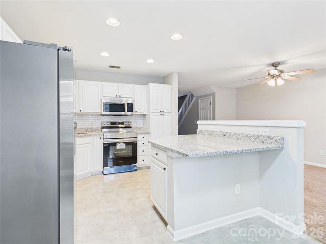 2056 University Heights Lane, Charlotte, NC 28213