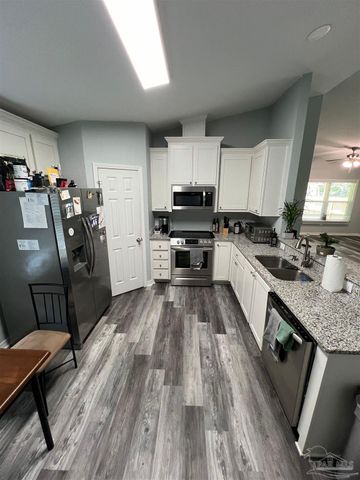 3021 N 36th Ave, Milton, FL 32583