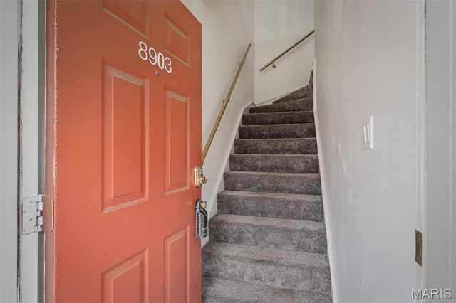8903 N Swan Circle 8903, Brentwood, MO 63144