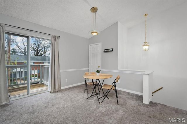 8903 N Swan Circle 8903, Brentwood, MO 63144
