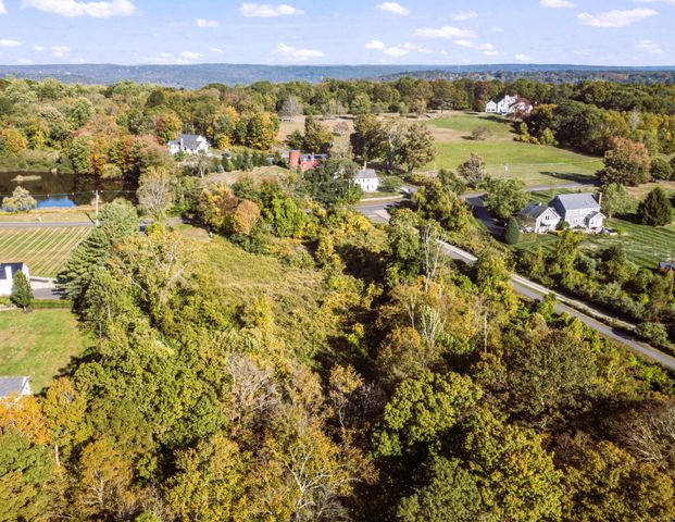 42 Great Ring Road, Newtown, CT 06482