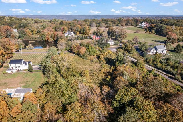 42 Great Ring Road, Newtown, CT 06482