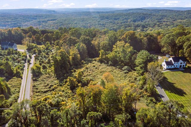 42 Great Ring Road, Newtown, CT 06482