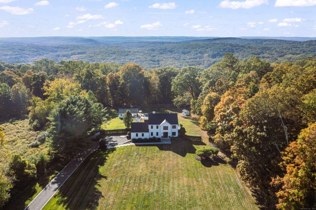 42 Great Ring Road, Newtown, CT 06482