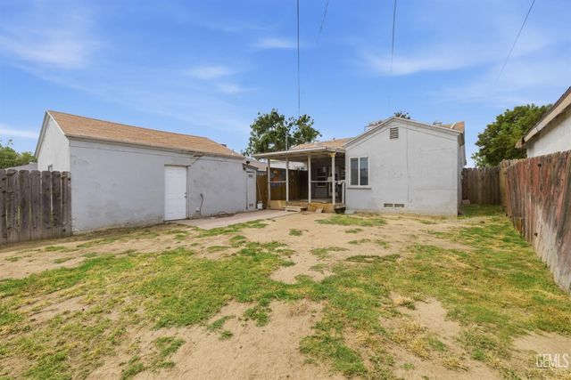 2312 Olympic Drive, Bakersfield, CA 93308