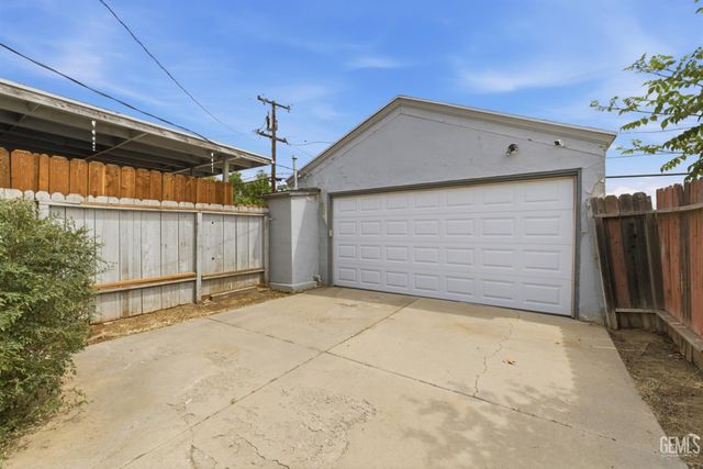 2312 Olympic Drive, Bakersfield, CA 93308