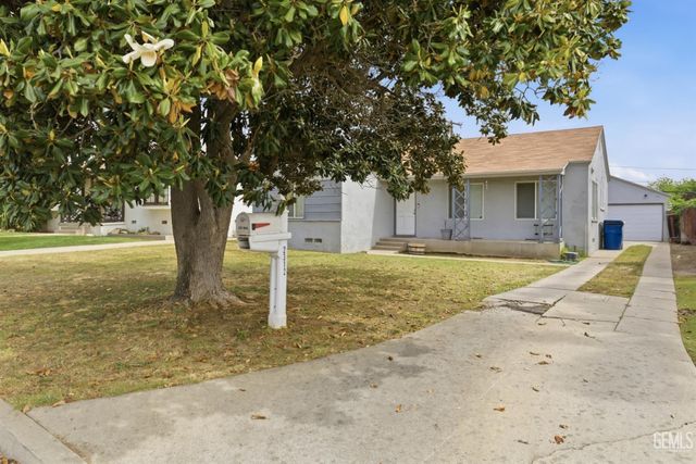 2312 Olympic Drive, Bakersfield, CA 93308