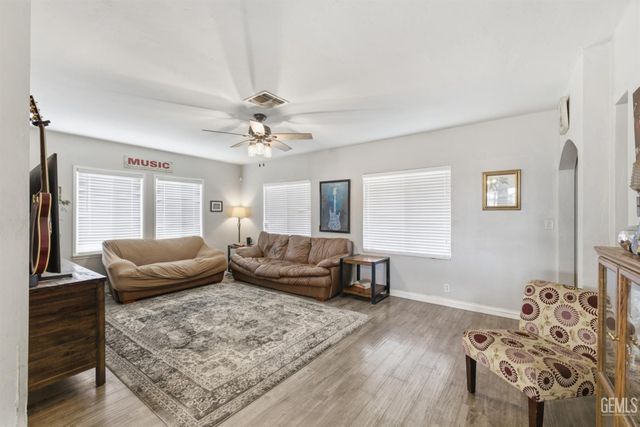 2312 Olympic Drive, Bakersfield, CA 93308