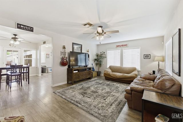 2312 Olympic Drive, Bakersfield, CA 93308