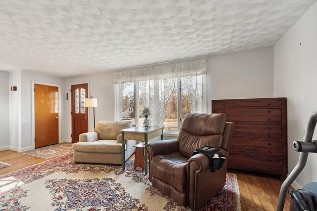 254 Massachusetts Ave, Lunenburg, MA 01462