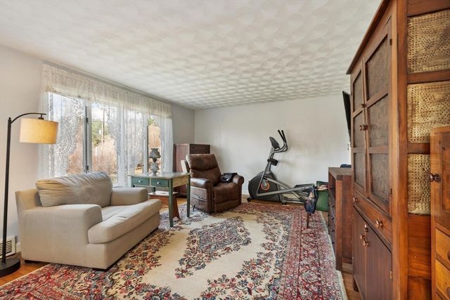 254 Massachusetts Ave, Lunenburg, MA 01462