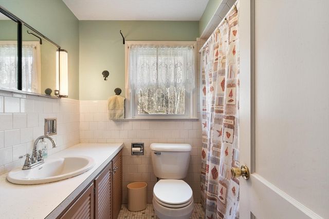 254 Massachusetts Ave, Lunenburg, MA 01462