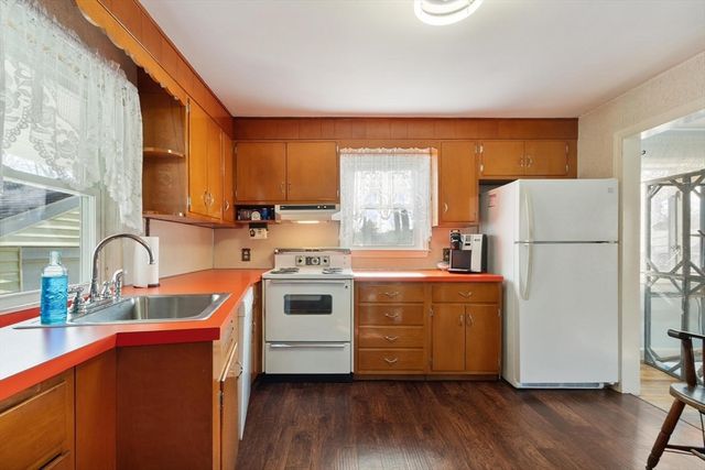 254 Massachusetts Ave, Lunenburg, MA 01462