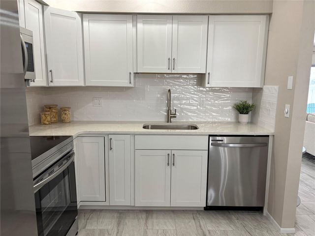 3703 39TH STREET W 11, Bradenton, FL 34205
