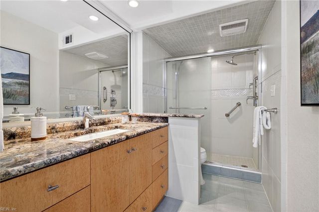 4004 Atlantic Ave Apt 1004, Virginia Beach, VA 23451