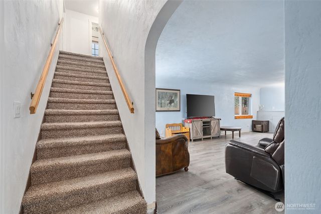 125 W Poplar Street, Shelton, WA 98584