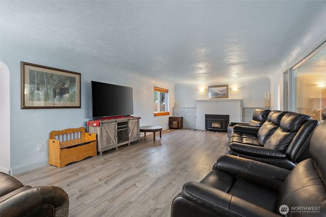 125 W Poplar Street, Shelton, WA 98584