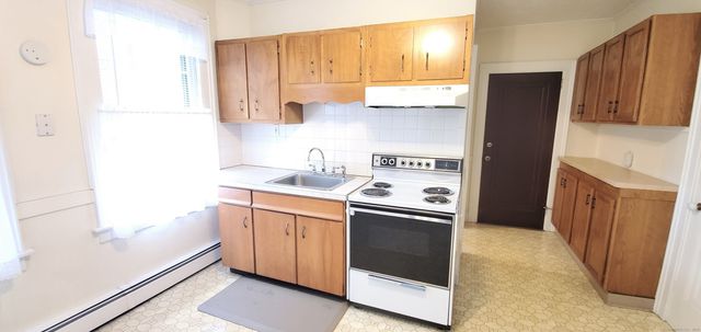 42 Vance Street 2nd Fl, New Britain, CT 06052