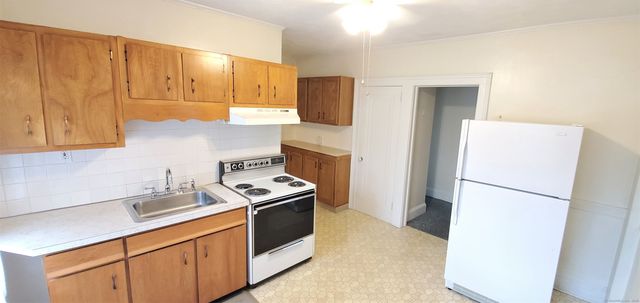 42 Vance Street 2nd Fl, New Britain, CT 06052