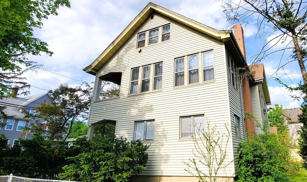42 Vance Street 2nd Fl, New Britain, CT 06052