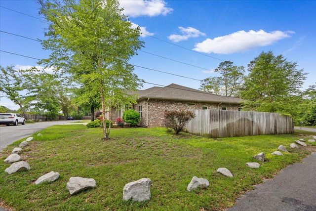 98 Star Drive, Fort Walton Beach, FL 32547