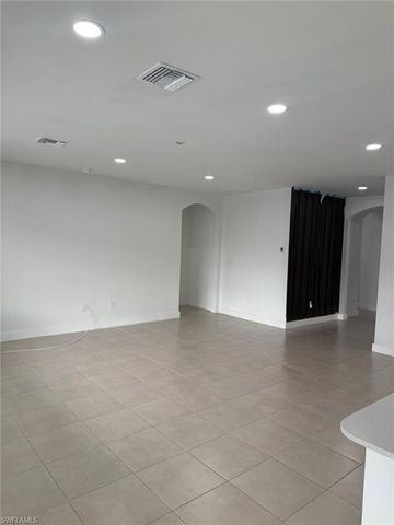 1304 NE 9th PL, Cape Coral, FL 33909