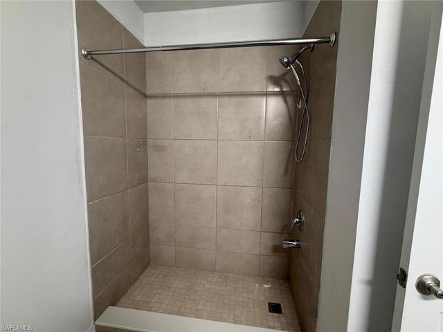 1304 NE 9th PL, Cape Coral, FL 33909