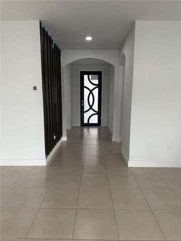 1304 NE 9th PL, Cape Coral, FL 33909