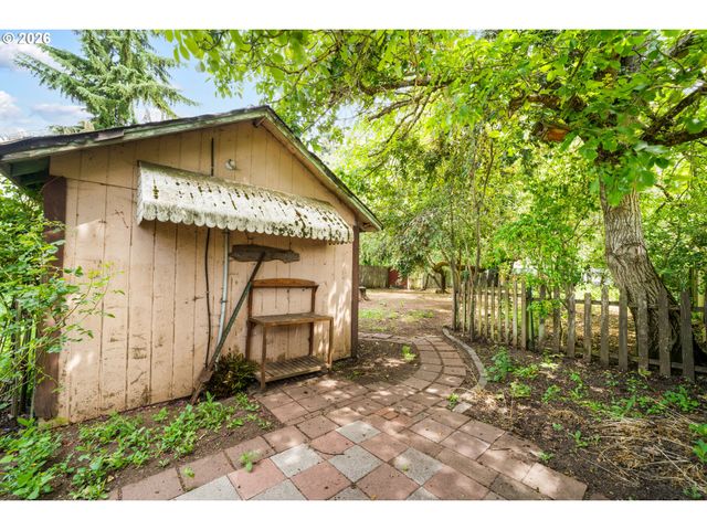 419 WILKIE St, Eugene, OR 97402