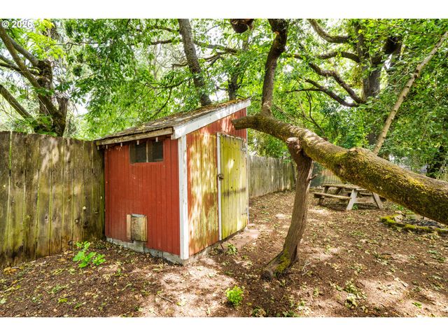 419 WILKIE St, Eugene, OR 97402